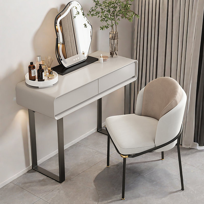Cloma Vanity