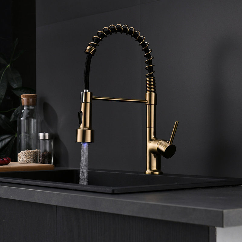 Robinet de cuisine rétractable en or, levier à poignée simple, rotatif à 360 degrés, double pour les cuisines modernes, contemporaines, éviers, robinets, appareils électroménagers, accessoires et décoration avec évier à DEL, or