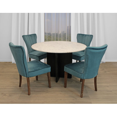 Ensemble repas pour 4 personnes Aryhanna