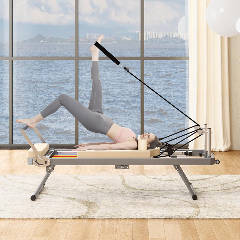Machine de Pilates Reformer pour l'entraînement à domicile, équipement de Pilates pliable avec ressorts en alliage de haute résistance pour débutants, jusqu'à 330 lb, beige