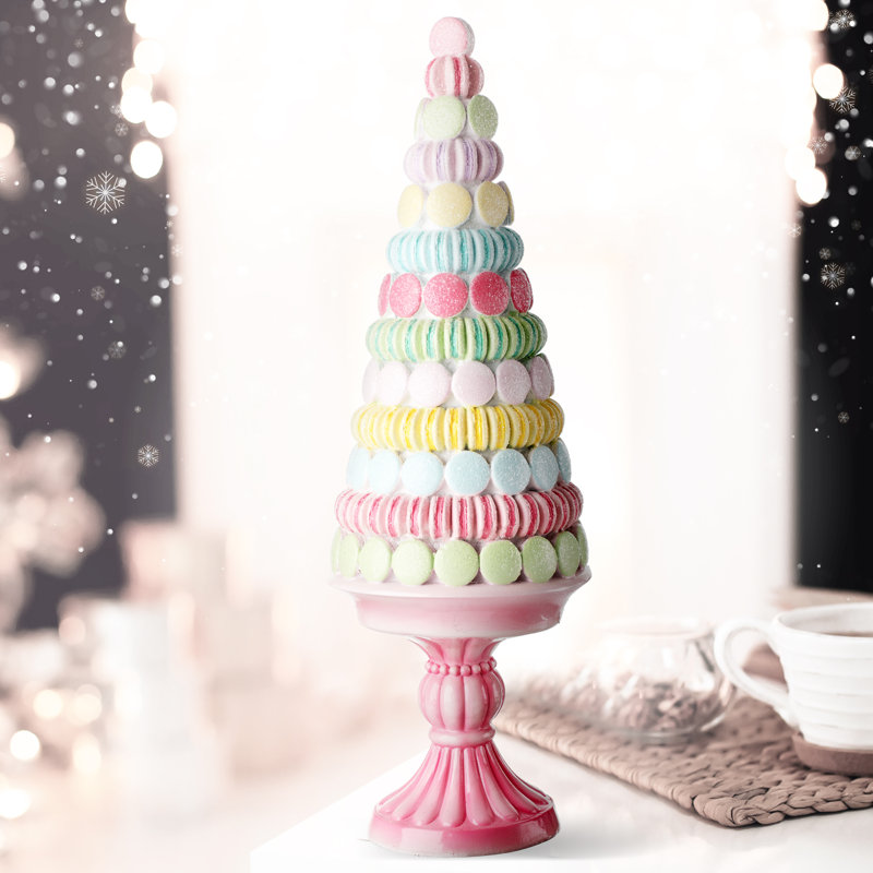 Macaron pastel sur piédestal décoratif