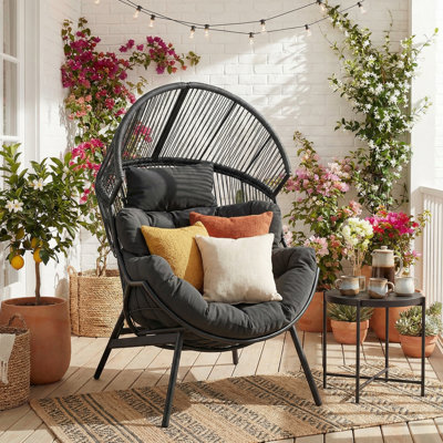 Fauteuil à œufs en osier d'extérieur et d'intérieur avec coussin épais