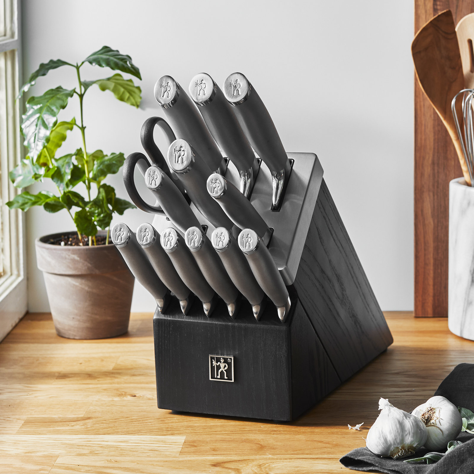 HENCKELS Modernist 14-Piece Self-Sharpening Set, Black