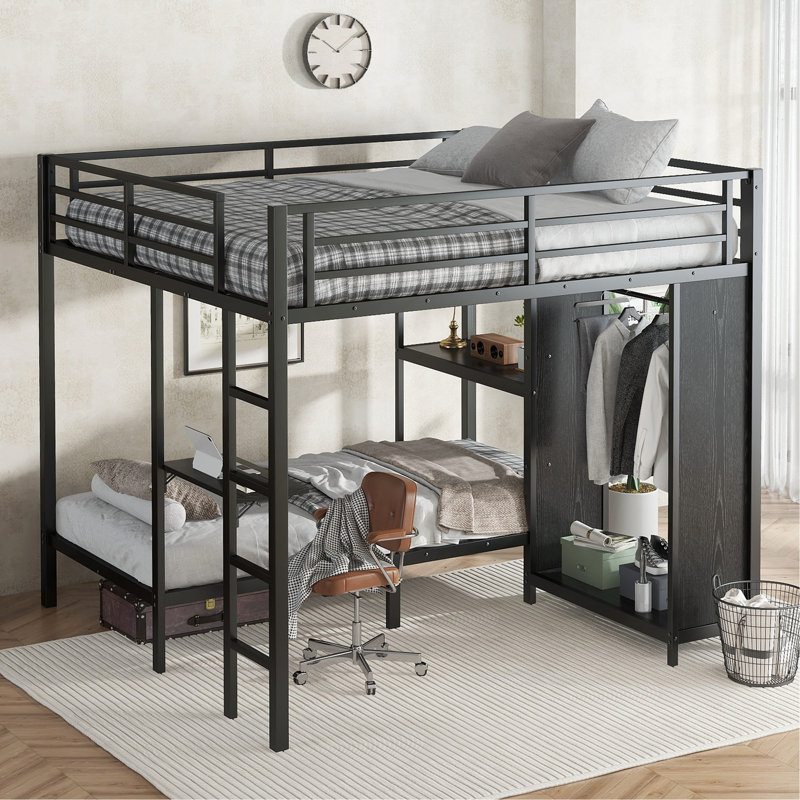 Très grand lit simple au-dessus de très grand lit simple avec garde-robe intégrée, lit superposé en métal avec bureau pliable