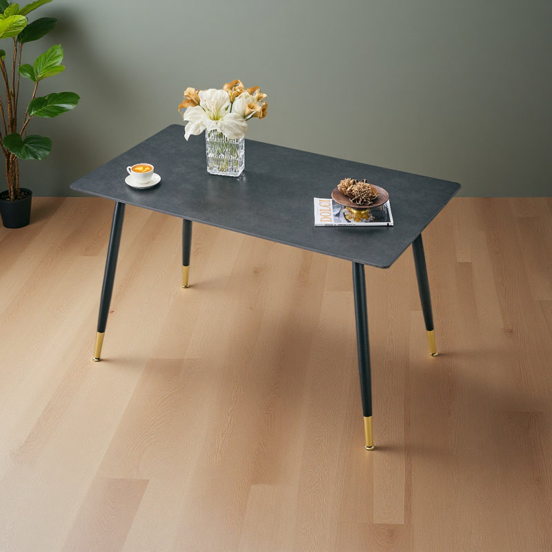 Table de salle à manger rectangulaire moderne, plateau de table en pierre frittée de qualité supérieure avec base en métal robuste, table de salle à manger résistante à la chaleur et aux égratignures