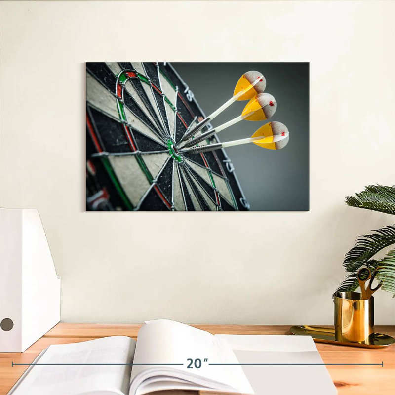 Trois fléchettes Bullseye, H 8 po x l 12 po