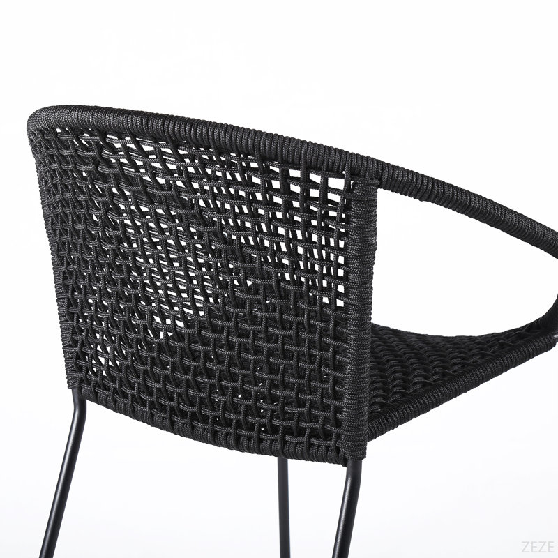 Chaise de salle à manger en acier