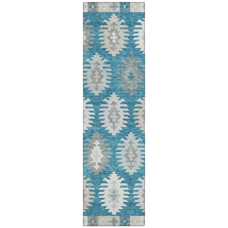 Tapis intérieur / extérieur en polyester tissé à la machine Chayden, Tapis de couloir 2 pi 3 po x 7 pi 6 po