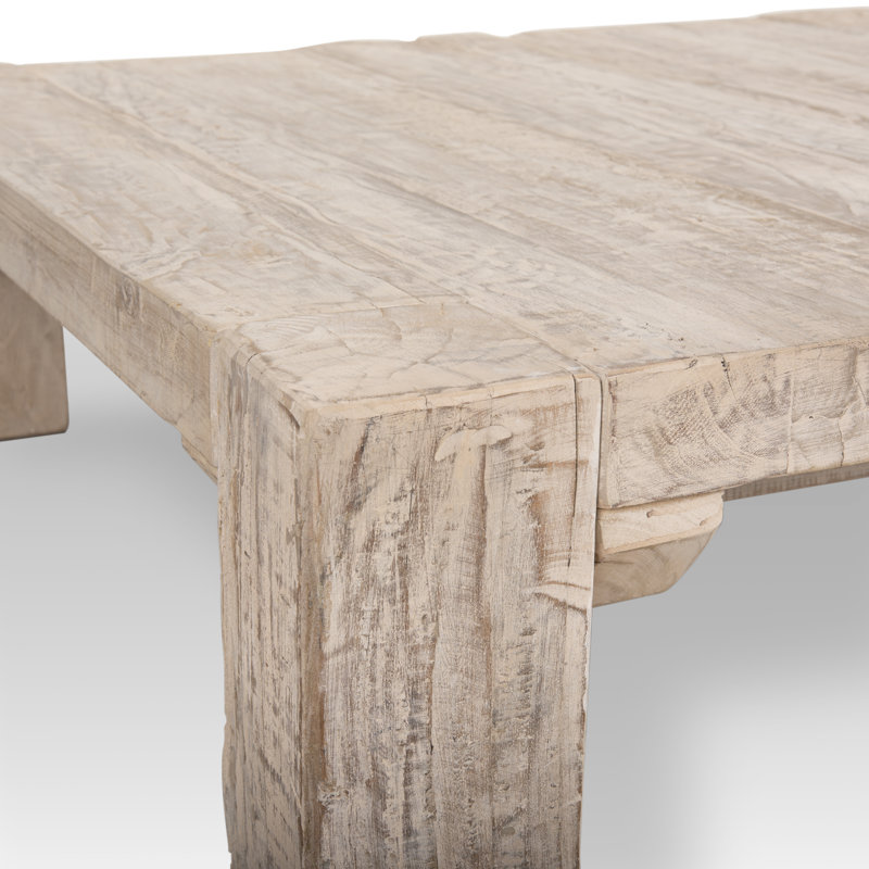 Table basse à 4 pieds