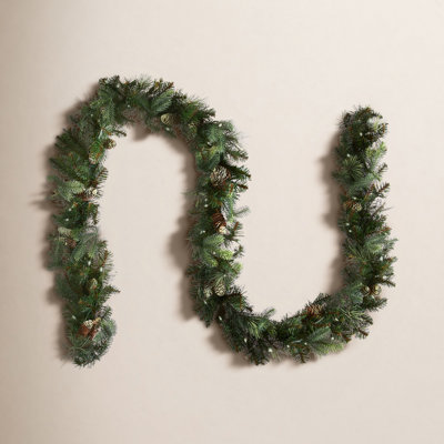 Kaiza 108" Pre-Lit Christmas Garland