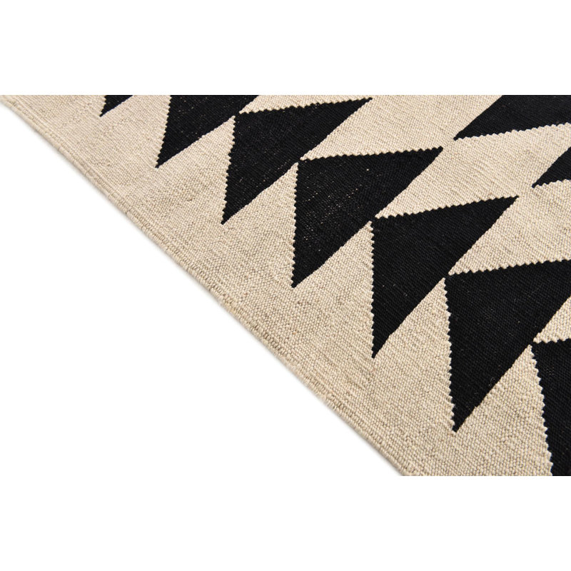 Tapis noir et blanc 7 x 10 7 pi