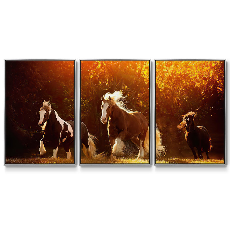 Horse Motion V 3 pièces, H 40 po x l 78 po x P 2 po, Argent