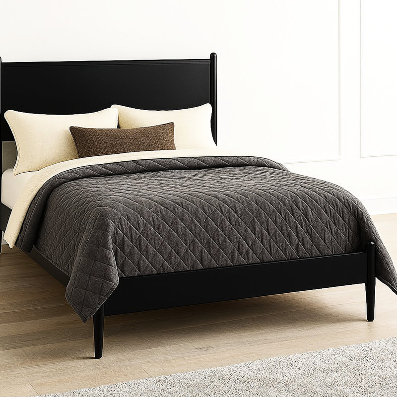 Lit plateforme moderne Mid-Century noir à finition noire, pieds ronds fuselés, bois, ensemble de lattes pour circulation d'air, structure en bois sans sommier nécessaire, ensemble, nécessaire