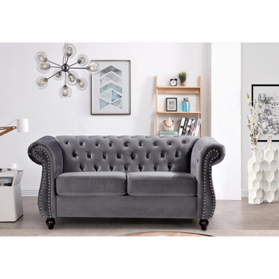 Causeuse Chesterfield à accoudoirs roulés 67,6 po Demante