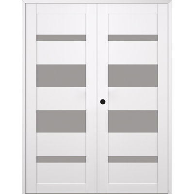 Porte standard à panneaux en bois manufacturé massif préfini Mirella