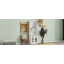 Élégante armoire haute avec porte en acrylique, buffet polyvalent aux courbes gracieuses, bibliothèque contemporaine avec tablettes réglables pour le salon