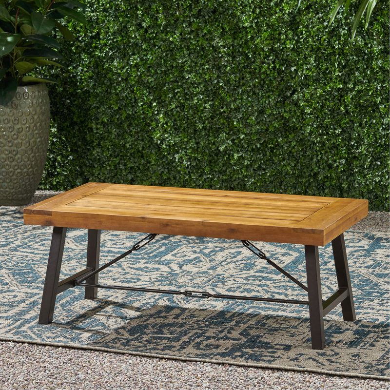 Table basse d'extérieur en bois d'acacia, finition teck / métal brun rustique et noir, P 27,25 po x l 45,75 po x H 18 po
