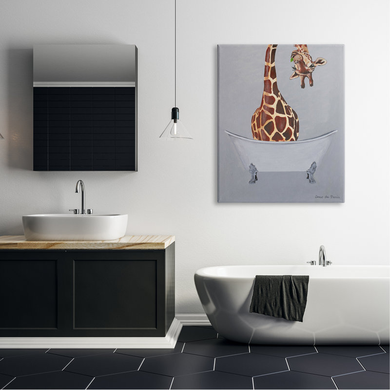 Drôle de girafe avec baignoire et cou par Coco de Paris - Peinture, Toile tendue, H 48 po x l 36 po x P 1,5 po