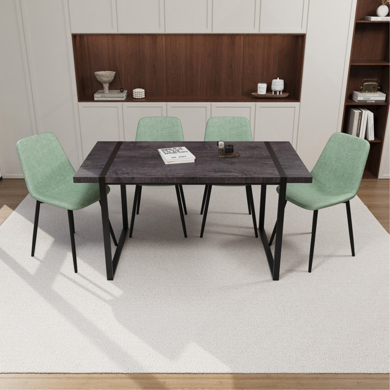 Ensemble de table de salle à manger en bois et panneau de fibres à densité moyenne 59 po en bois noir 59 po, ensemble de table de salle à manger en bois de style médiéval, base en métal rectangulaire, table de salle à manger et chaise en suède