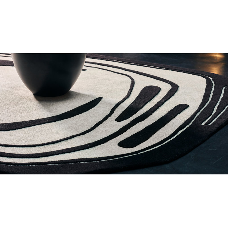 Fragment Abstract Area Rug in Black/Ivory, Novelty 6'7" x 9'11"