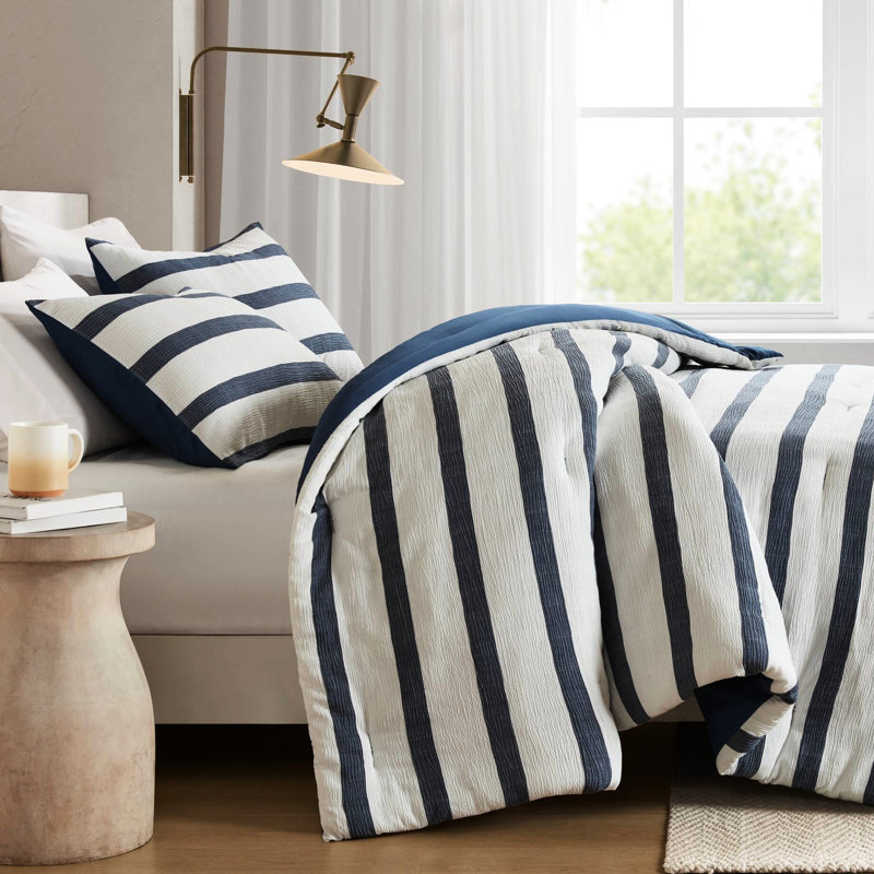 3 - Piece Comforter For King/ King, Dyed Design, Modern Minimalist Decor, Softly Textured Finish, All Season Comfort, Microfiber Backing, Machine Washable King , Featuring Horizontal Stripes,