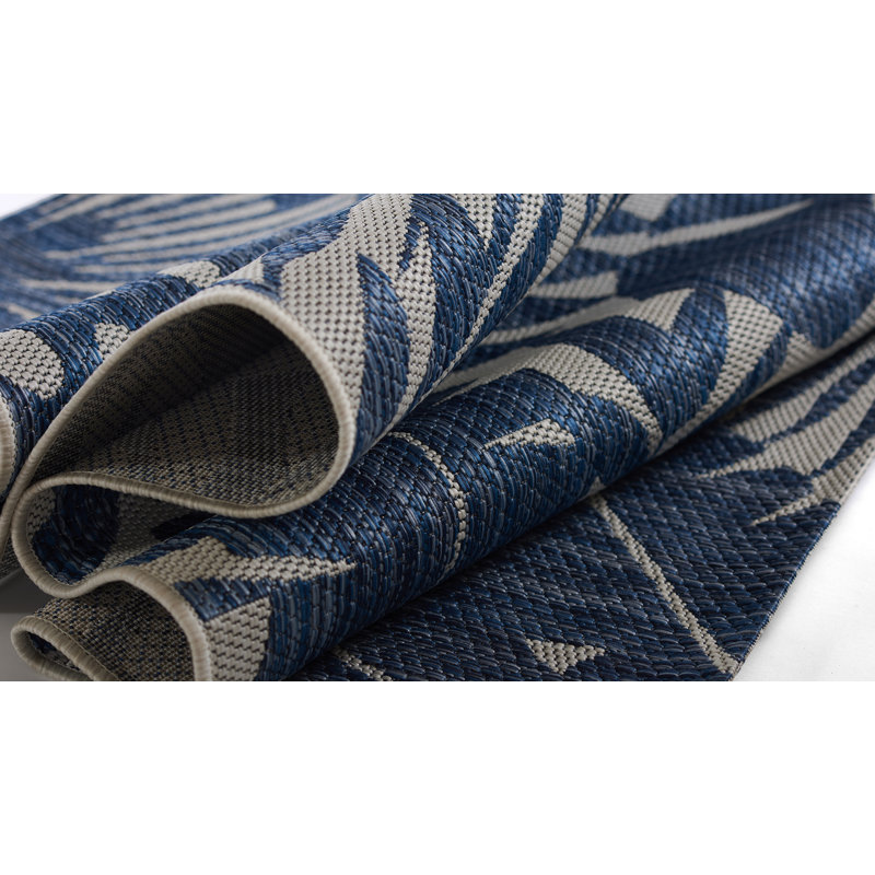 Blue and White Synthetic 4' x 6' Rectangular Washable Rug