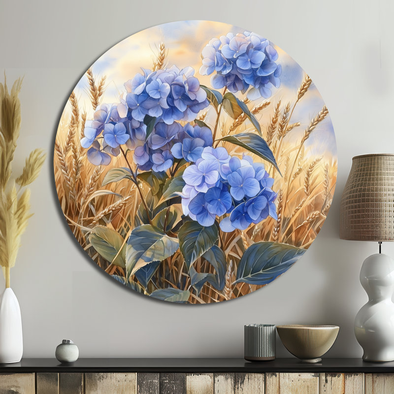 Paysage d'hortensias dans le champ de blé II - hydrangées, art mural rond en métal, H 36 po x l 36 po