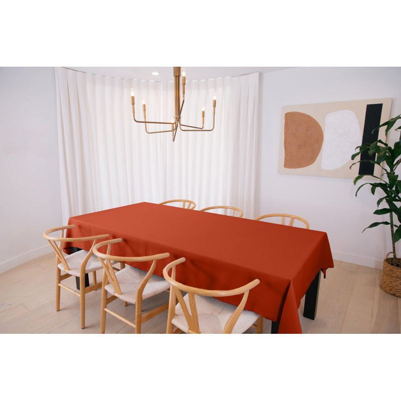 Nappe rectangulaire en polyester résistante aux taches Fisher, 144 po x 60 po, rouille