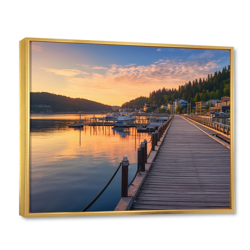 Cœur d'Alene en Idaho II, H 16 po x l 32 po x P 1 po, Cadre flottant doré