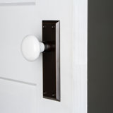 New York Plate with White Porcelain Door Knob