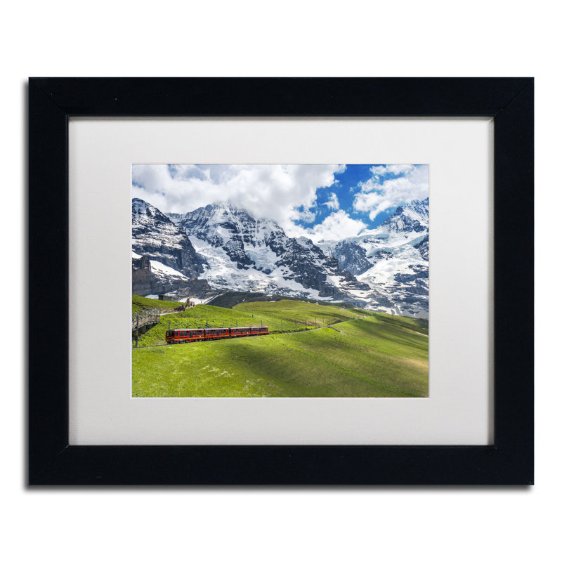 « belle suisse » par philippe sainte-laudy,, reproduction de photo encadrée, H 11 po x l 14 po, Blanc