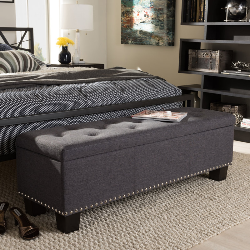 Banc de rangement rembourré en polyester Ahrens au fini gris foncé, H 17,32 po x l 52,17 po x P 16,73 po, Gris