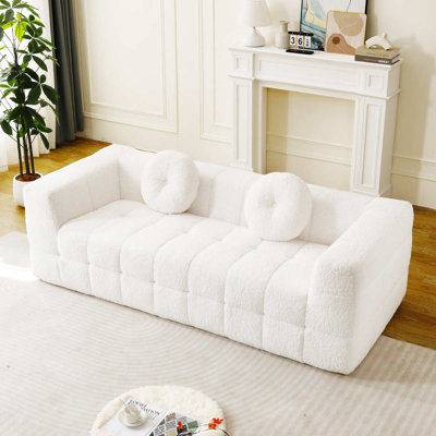 Canapé moderne de 84,6 pouces sans os avec deux coussins décoratifs circulaires, tissu en polyester à poils longs texturé litchi doux pour la peau et canapé en mousse à carreaux à trois places