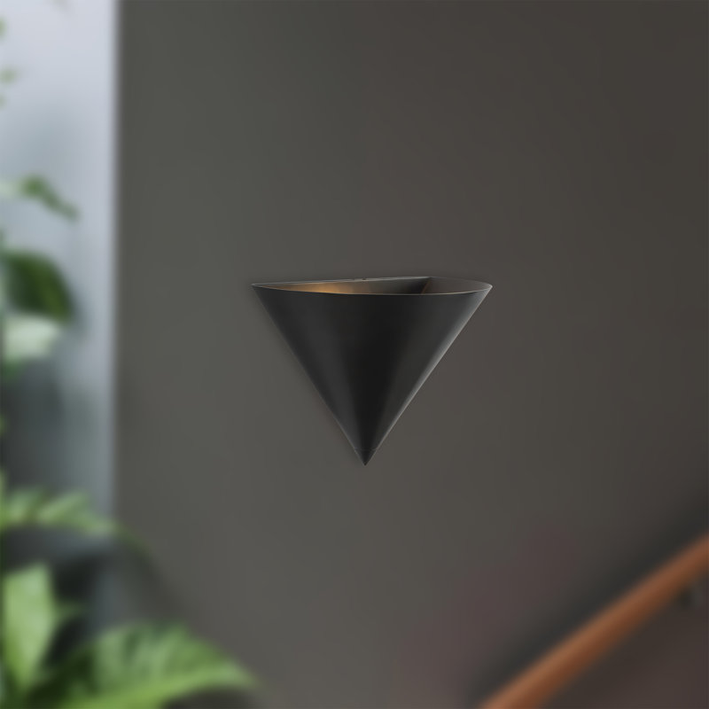 Versus 8-in Brass Wall Sconce, Oil Rubbed Bronze