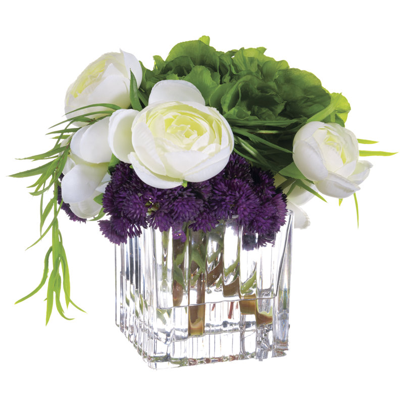 Arrangement floral mélangé dans un vase décoratif