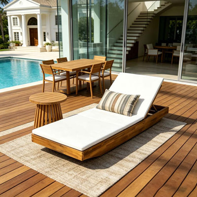Chaise longue en bois avec coussin