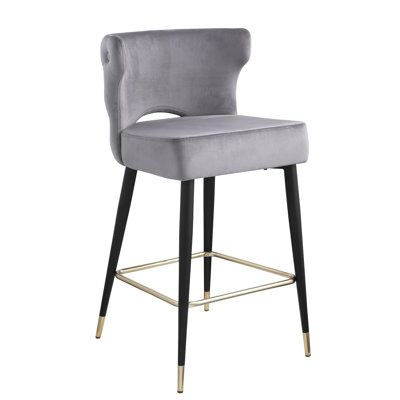 Chic tabouret de comptoir avec housse en velours gris, l 22 po x P 19 po, P 38,5 po, rembourré de mousse, pieds en métal noir, pointe dorée, hauteur élégante, détail doré