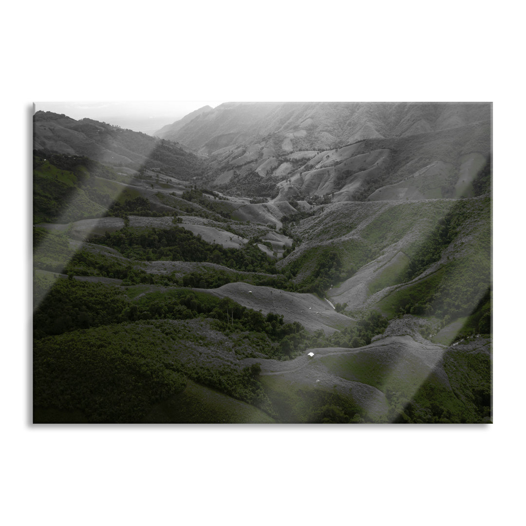 Glasbild Grüne Berglandschaft in Thailand B&W Detail