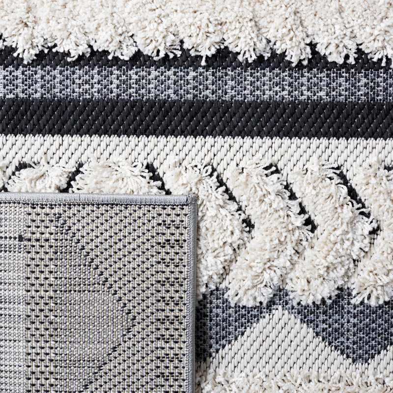 Aarent Southwestern Ivory/Black Indoor / Outdoor Area Indoor/Outdoor Area Rug, Rectangle 8' x 10'