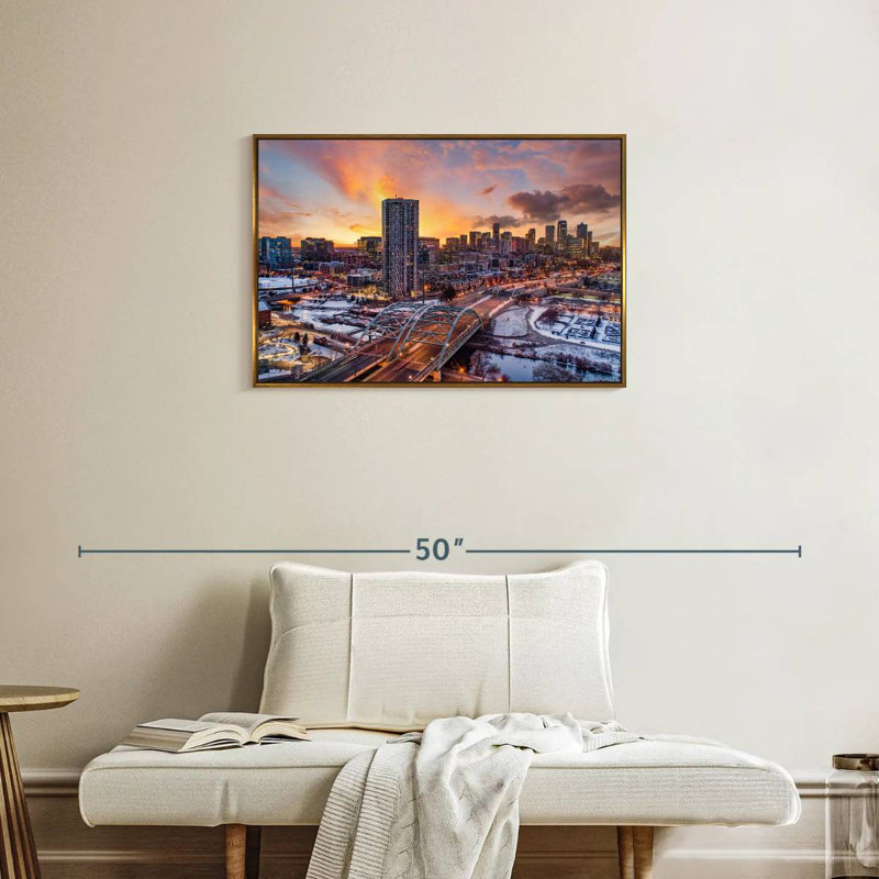 Coucher de soleil d'hiver à Denver, Cadre flottant doré, 31 po x 21 po