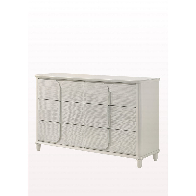 Commode de style moderne avec finition blanche