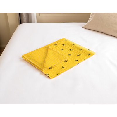 Jeté Kantha en coton à motif floral jaune et noir 50 "X 70"