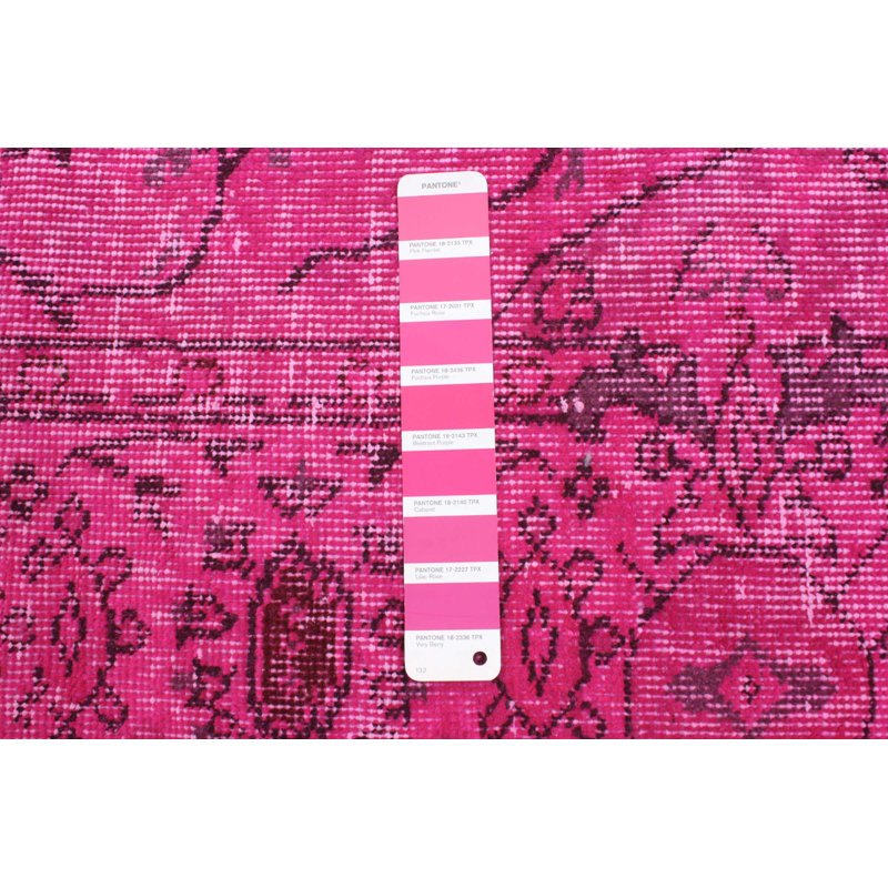 Tapis rose foncé à transition de couleur 5 pi 7 po x 8 pi 7 po