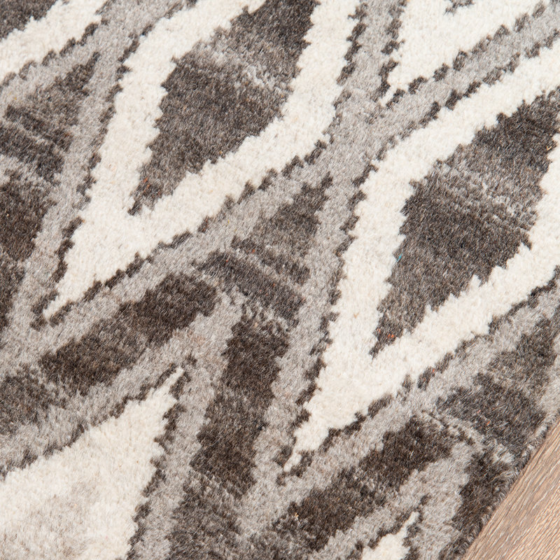 Atlas Wool Geometric Area Rug in Brown, Rectangle 2' x 3'