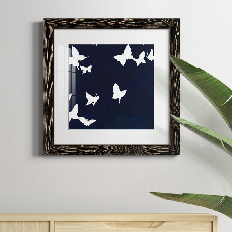 «All Aflutter IV», reproduction d'art sur papier encadrée, H 17 po x l 17 po x P 1,5 po, Papier noir