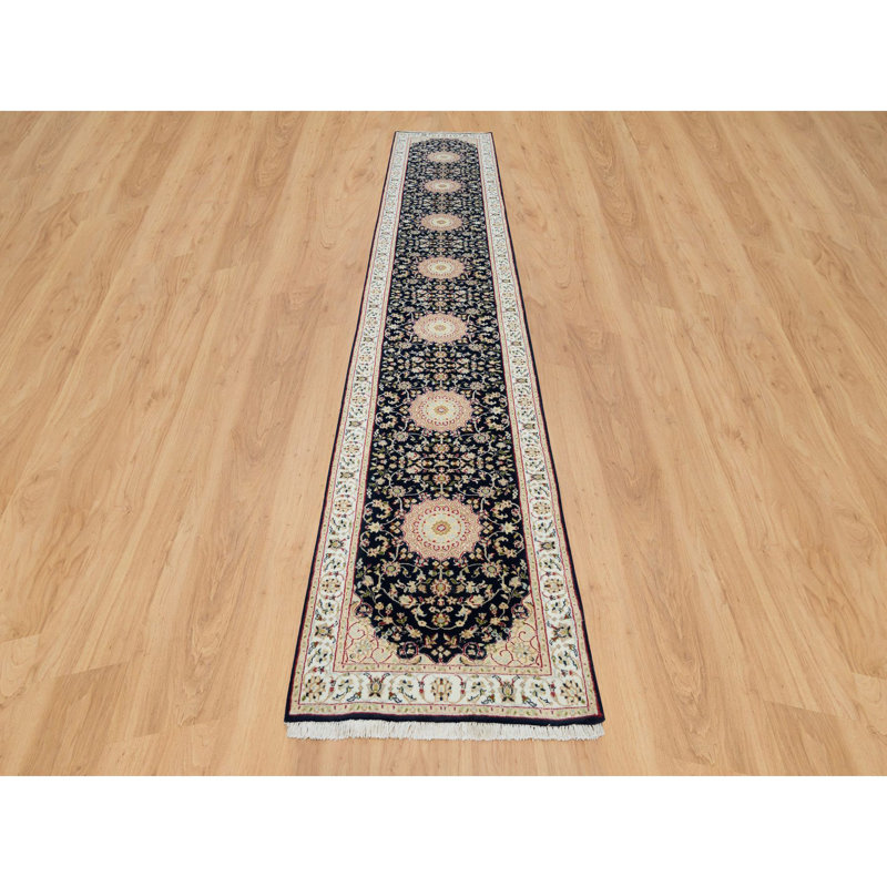 Tapis unique 2 pi 8 po x 15 pi 10 po Tishia