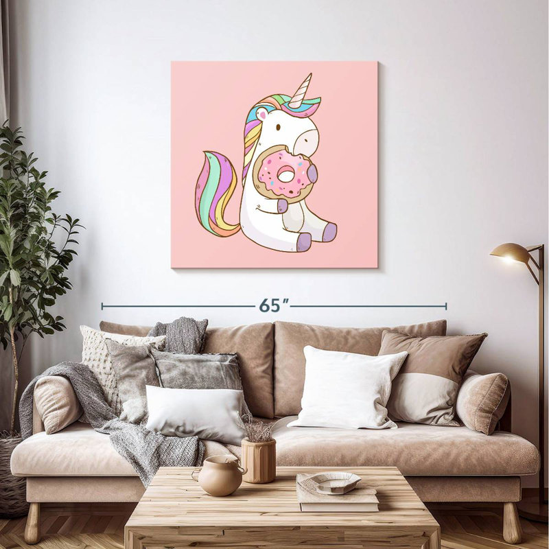 Ashelle, licorne mangeant un beignet