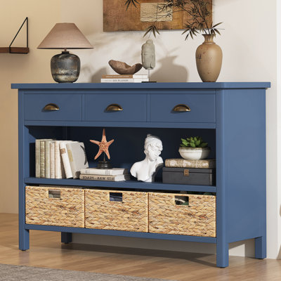 Console de style rétro avec tiroirs et paniers tissés en jacinthe d'eau, une pièce polyvalente pour plusieurs espaces de la maison