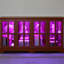 Vitrine avec tablettes réglables, poignées en métal et éclairage à DEL télécommandé pour la décoration intérieure-125553097