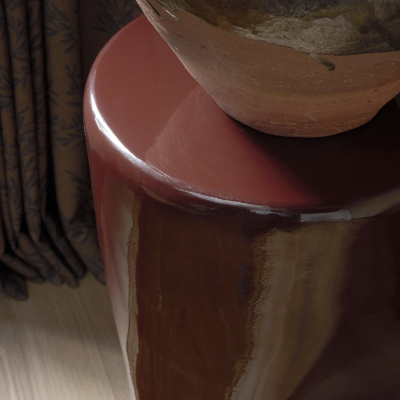 Manon Pedestal 28", 28"